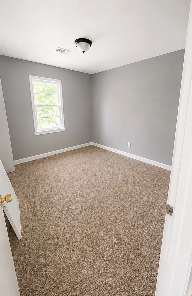 3 bed, 1000 sqft, $825 — Photo 3