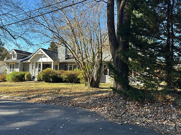 2nd image of 7516 Glenriddle Rd