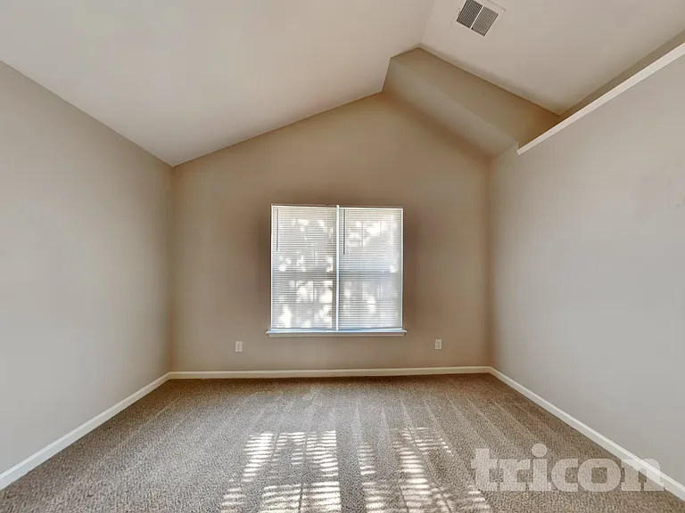 6716 Commack Dr — Photo 8