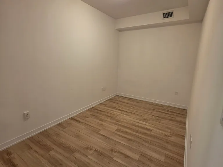 2433 Dufferin St #208 — Photo 9