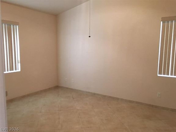 3rd image of 322 Sweetspice St