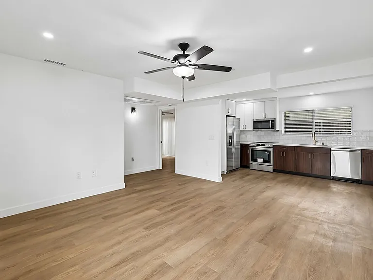Salt + Sea - Luxury Coastal Apartments near Carlsbad Village — Photo 15