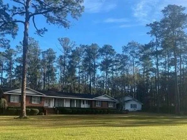 706 Hand Ave W, Pelham, GA 31779