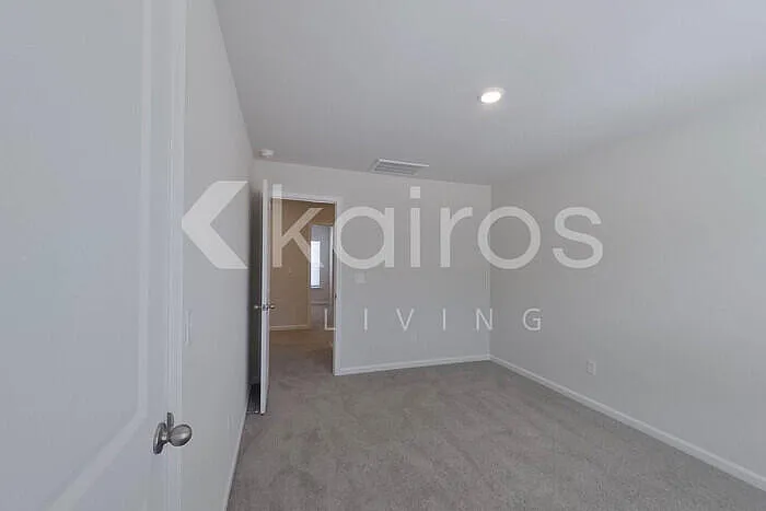 2529 Banyan Cir — Photo 14
