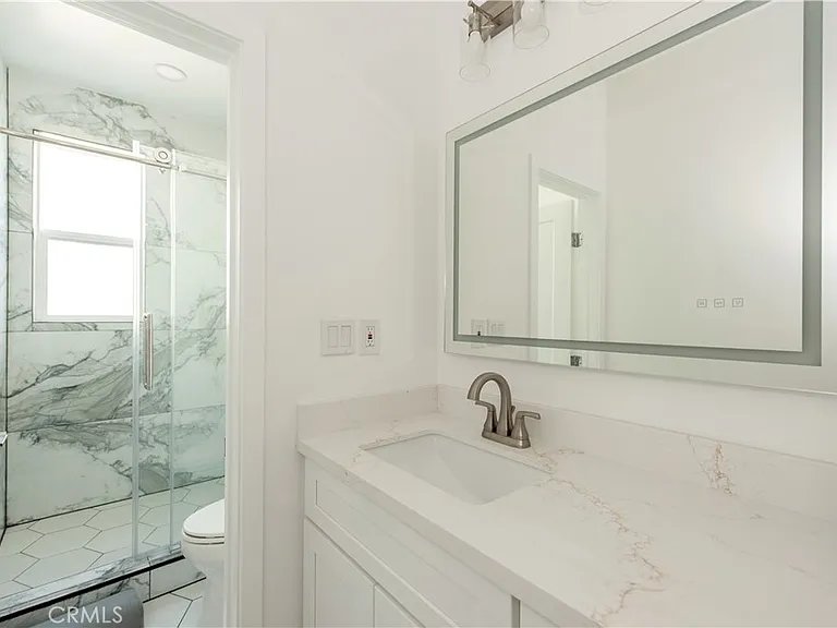 2208 Synergy — Photo 17