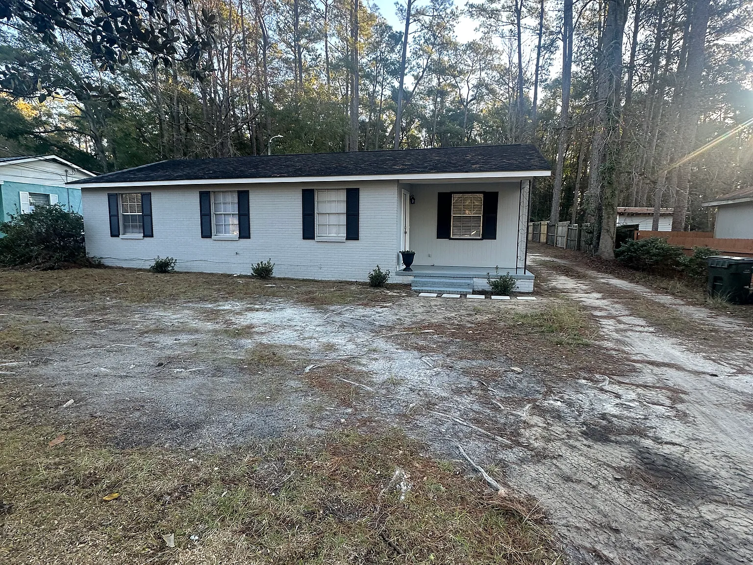 3 bed, 1200 sqft, $1,450 — Photo 1
