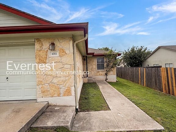 2nd image of 1011 Iola Dr