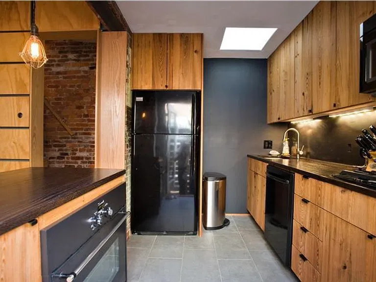 314 Cambridge St — Photo 3