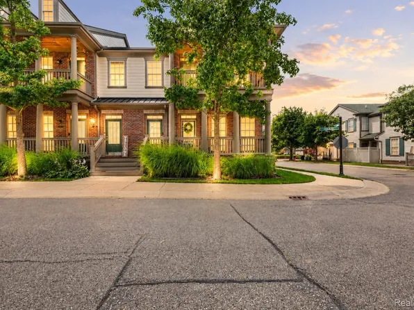 207 Jotham Ave, Auburn Hills, MI 48326