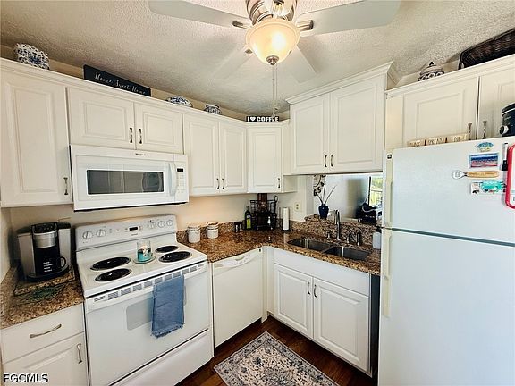 5th image of 1580 Pine Valley Dr APT 404