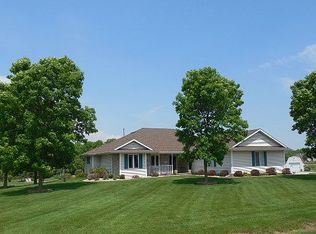 N973 Spring Valley Dr, Hortonville, WI 54944