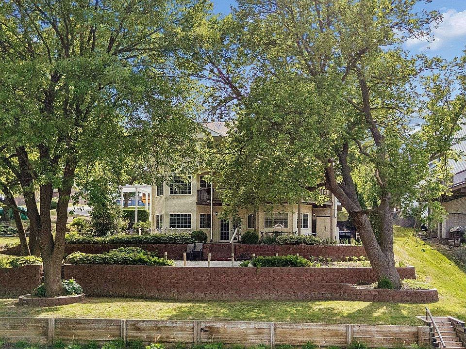 1st image of 8932 Cass Cir