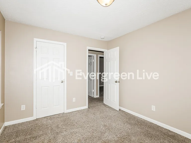11359 Shady Hollow Ln — Photo 13