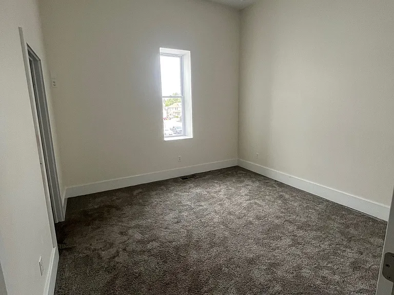 206 N Main St — Photo 11