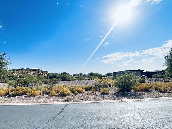 3rd image of 2904 S Petroglyph Trl