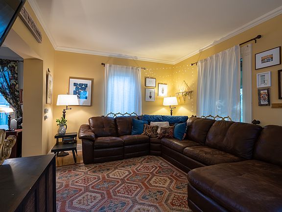 Cozy & Spacious Living Room!