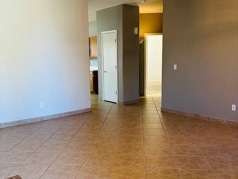 1042 E Canyon Way — Photo 9