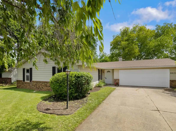 8027 Meadows Ct, Fort Wayne, IN 46815