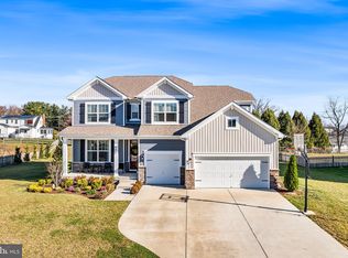 822 Redwood Dr, Westminster, MD 21157