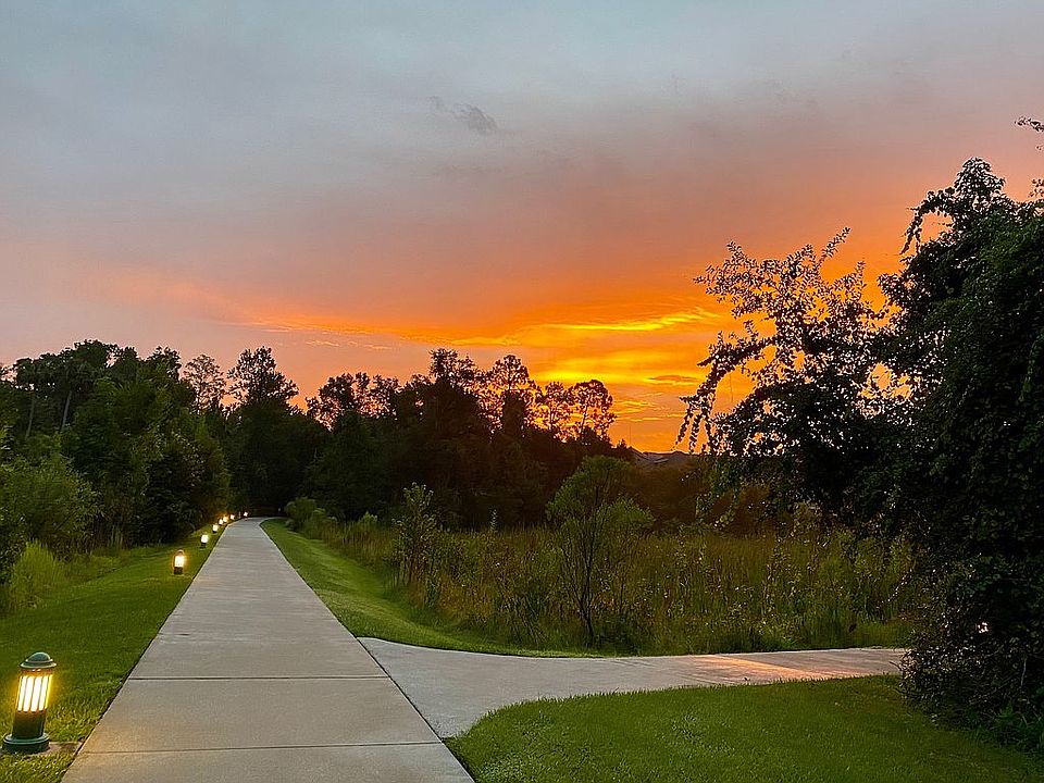 Trail behind ArtisanClubCond