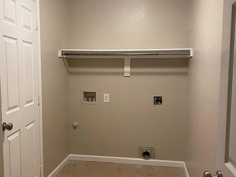 8904 Chisholm Trl — Photo 16