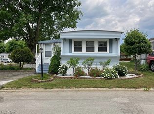 1175 Hawthorne Dr, Brookfield, OH 44403