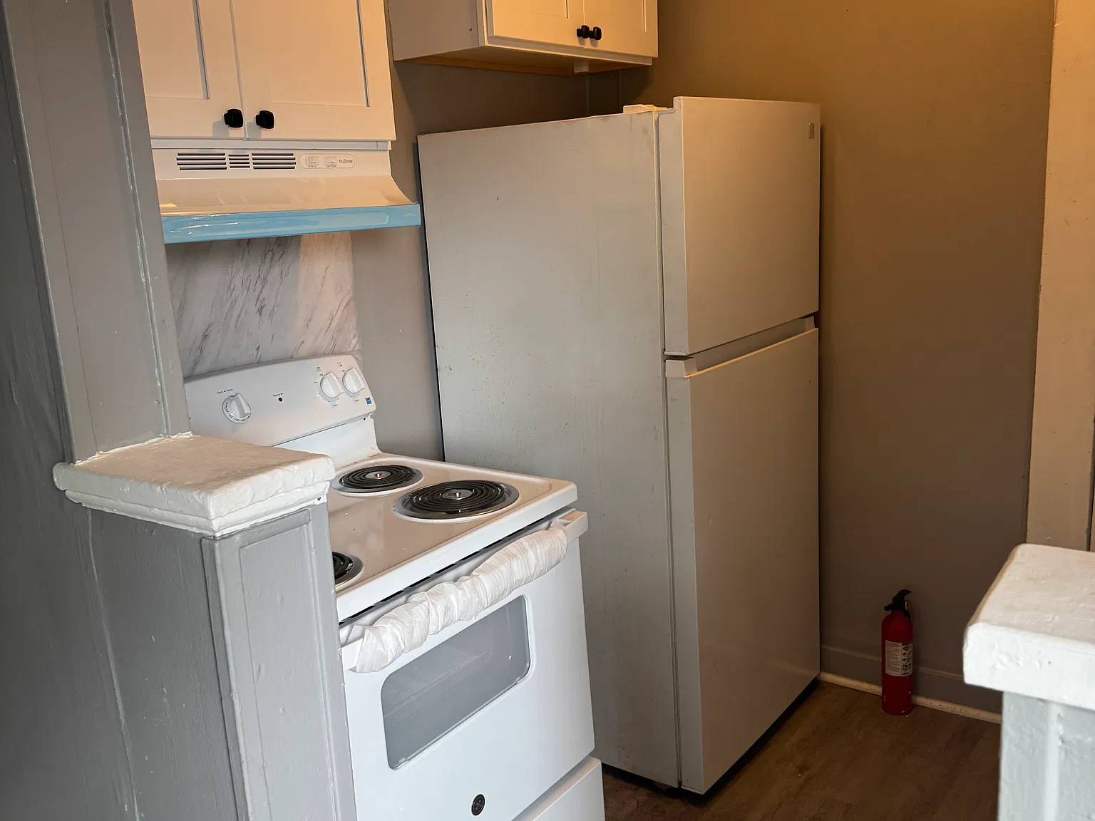 2 bed, 1.5 bath, 1100 sqft, $1,200 — Photo 2