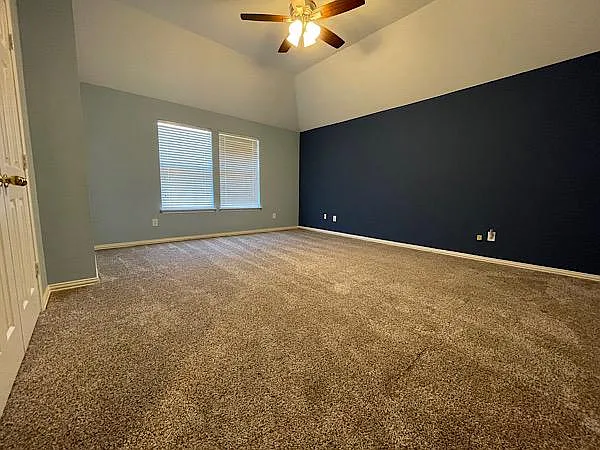 Large upstairs bedroom
