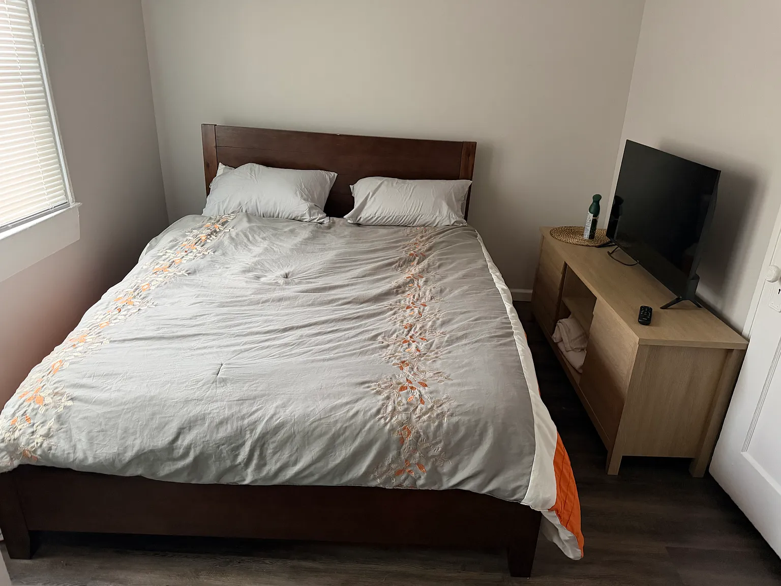1 bed, 700 sqft, $1,100 — Photo 2