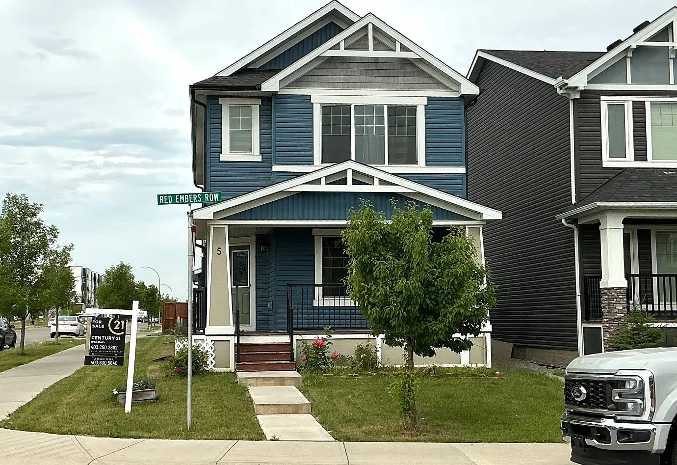 5 Red Embers Row NE — Photo 1