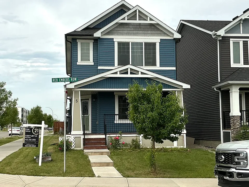 5 Red Embers Row NE