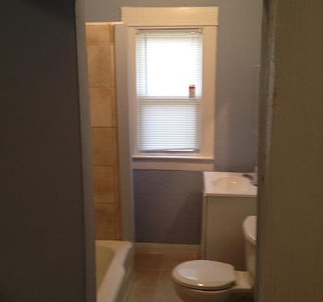 4th image of 1704 E 40th St