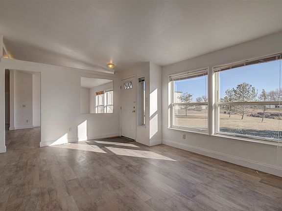 5th image of 5315 King Ave W