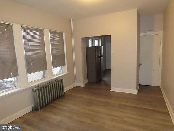 5th image of 1528 W 4th St