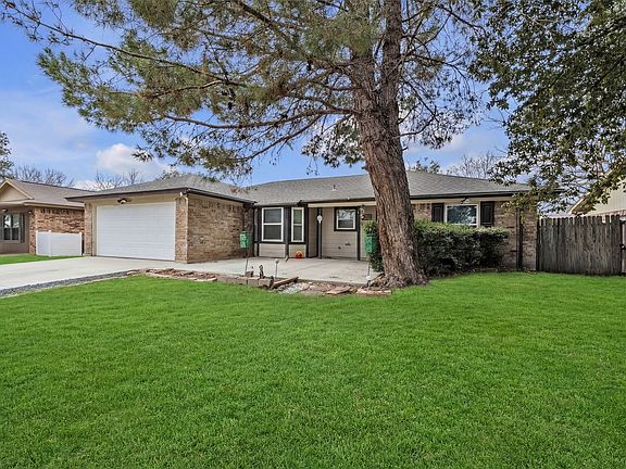 2nd image of 400 Blue Ridge Trl