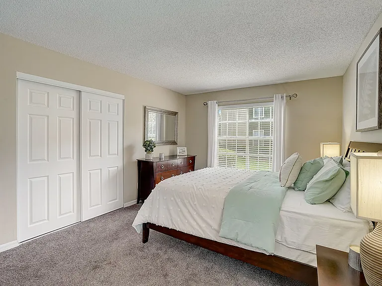 Large Bedroom with Plush Carpet
