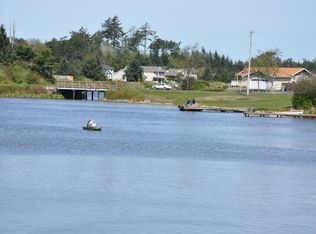 399 Lake View Loop NE, Ocean Shores, WA 98569