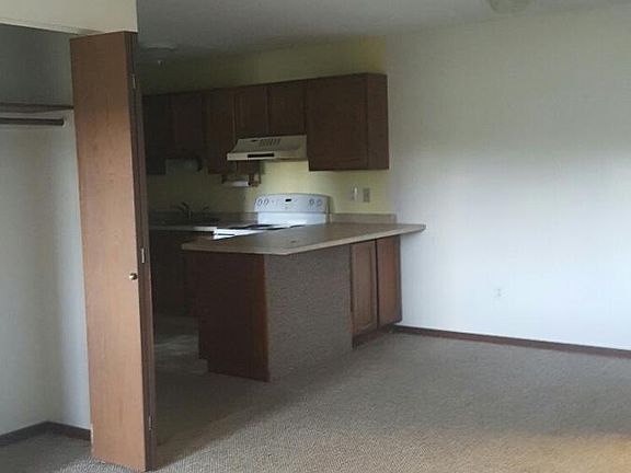 4th image of 227 Woodridge St APT 14