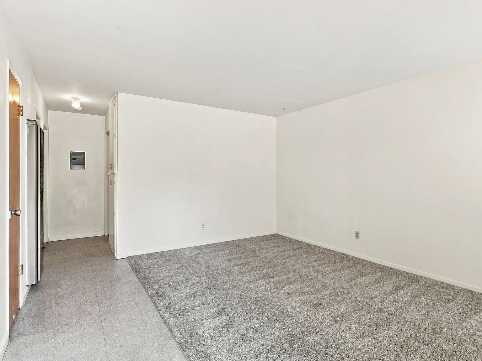 2 bed, 750 sqft, $2,095 — Photo 2