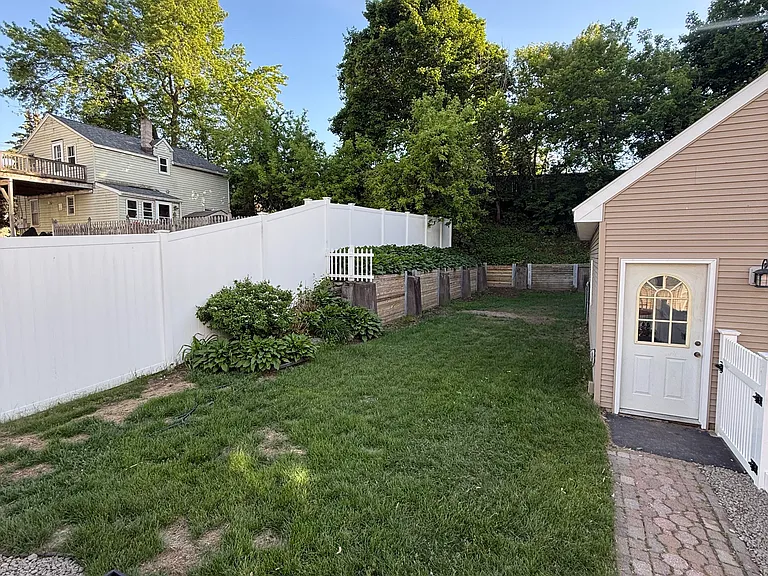 2 Leach Ave — Photo 25