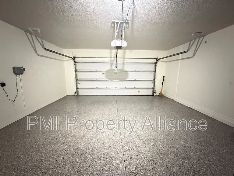 131 Bella Dr — Photo 24
