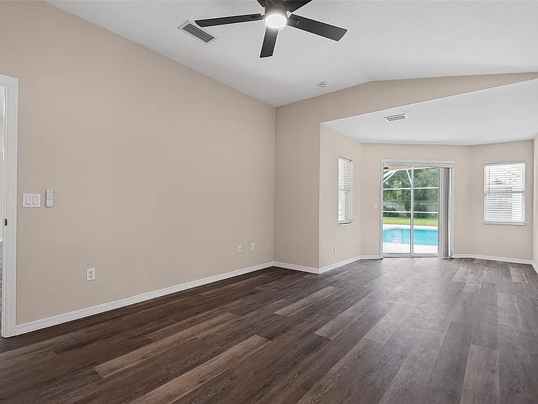 14 Colechester Ln — Photo 26