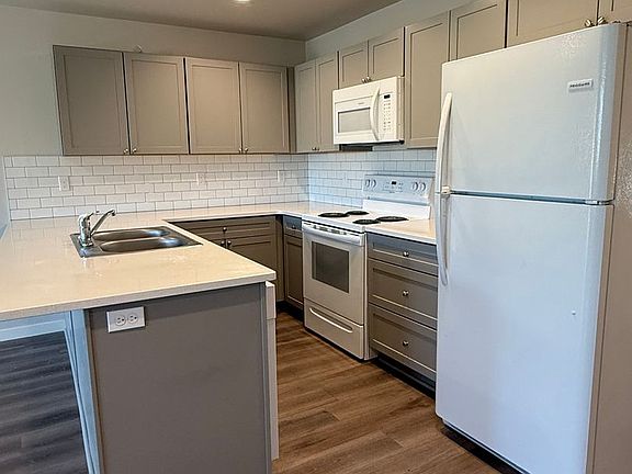 3rd image of 5305 Smitten St #2
