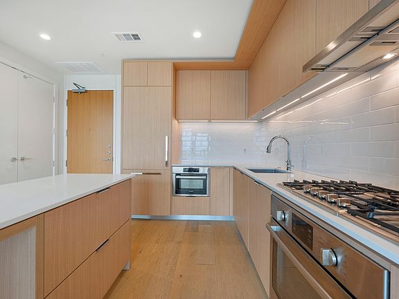 5th image of 44 East Ave #3305