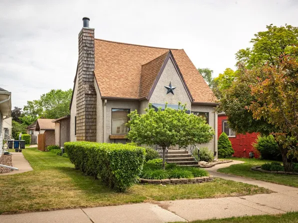 2406 Wood St, La Crosse, WI 54603
