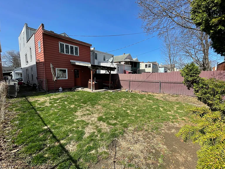 142 Paine St #1 — Photo 12