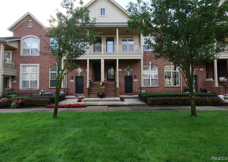 129 E Bay Dr
