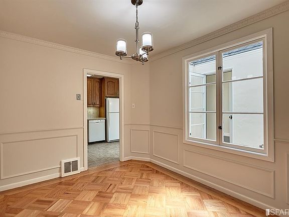 5th image of 2836 36th Ave
