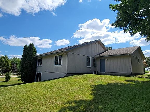 2nd image of 1606 Erin Ln