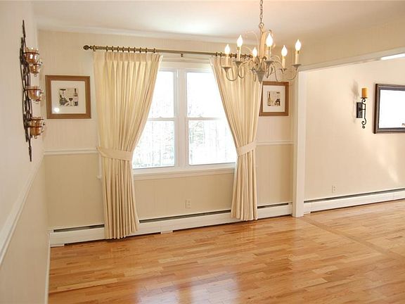 5th image of 329 Edwards Dr